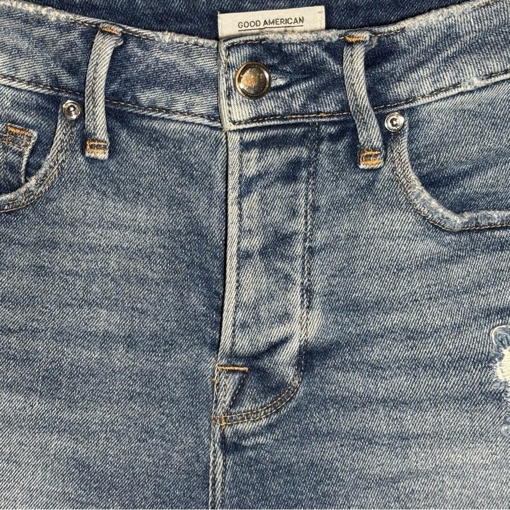 Good American High Rise Cheeky Button Fly Denim Shorts 2/26 - Picture 3 of 12